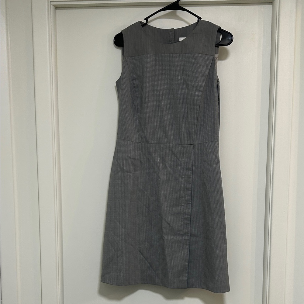 Hugo Boss Classic Sleeveless Gray Sheath Dress